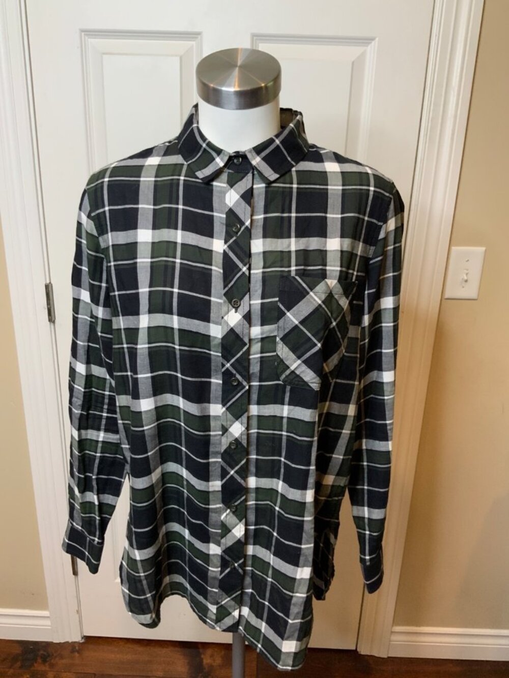 Athleta Black, White & Green Flannel Plaid Collared Button-Up Shirt, Size S